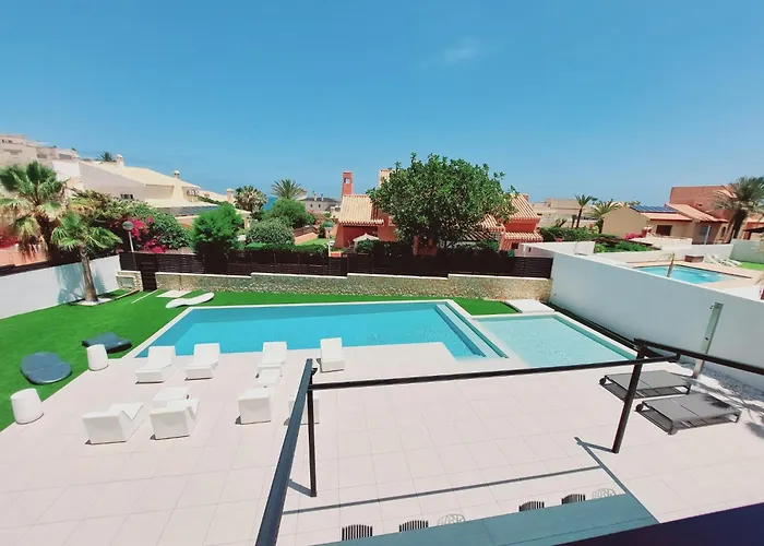 Βίλα Inmovecos De Lujo Con Piscina Privada Gawy