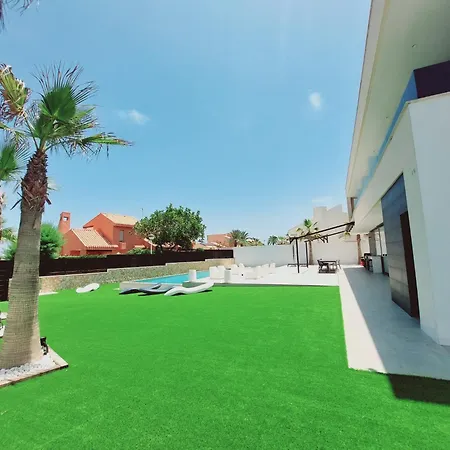 Inmovecos De Lujo Con Piscina Privada Gawy