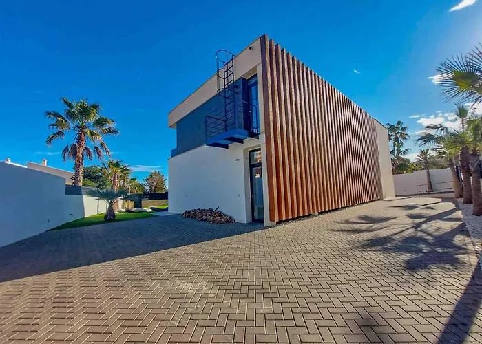 Inmovecos De Lujo Con Piscina Privada Gawy