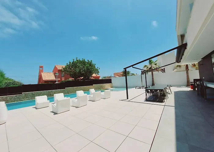 Villa Inmovecos De Lujo Con Piscina Privada Gawy *